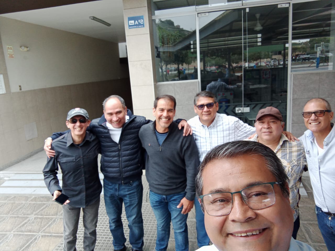 Frente al salón de clases